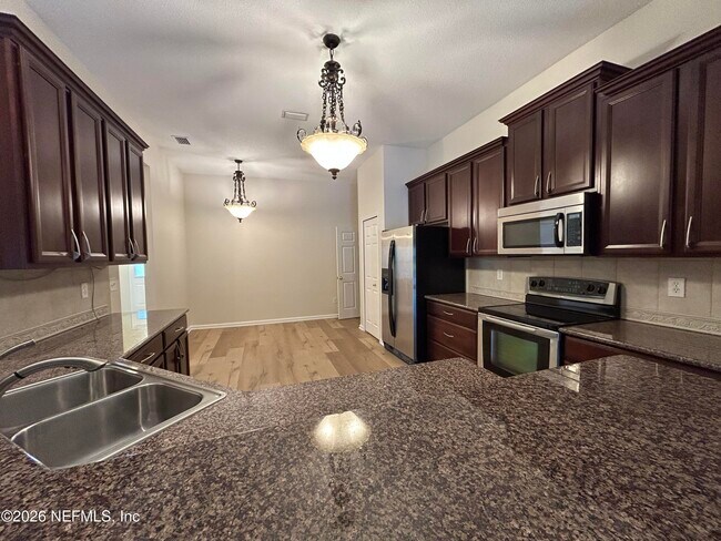 Building Photo - 13916 Fish Eagle Dr E