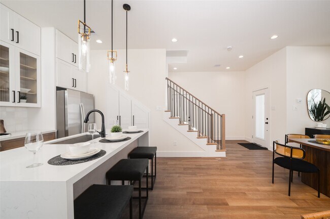 Building Photo - 8907 Knl Br Dr