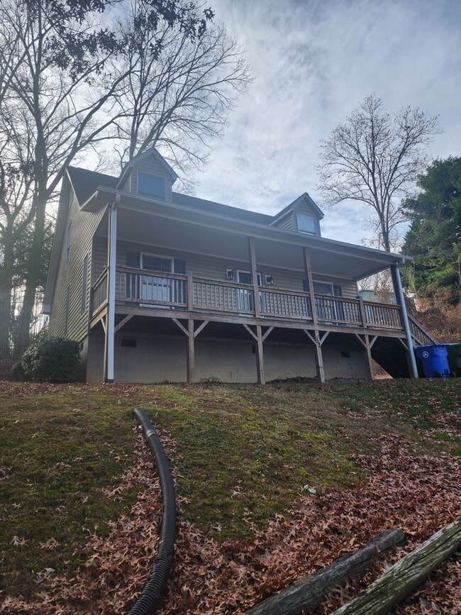Building Photo - Asheville Rental!