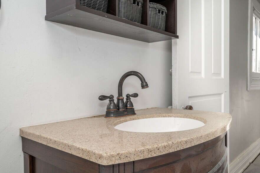 Building Photo - 475 Riddle Rd