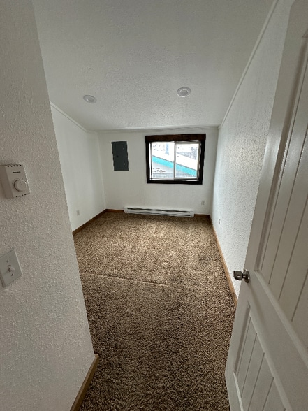 Building Photo - 705 Dakota St