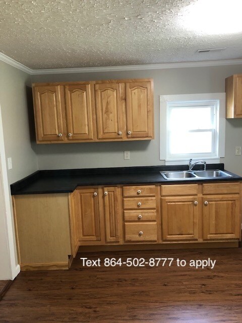 kitchen - 1910 Martin Ave