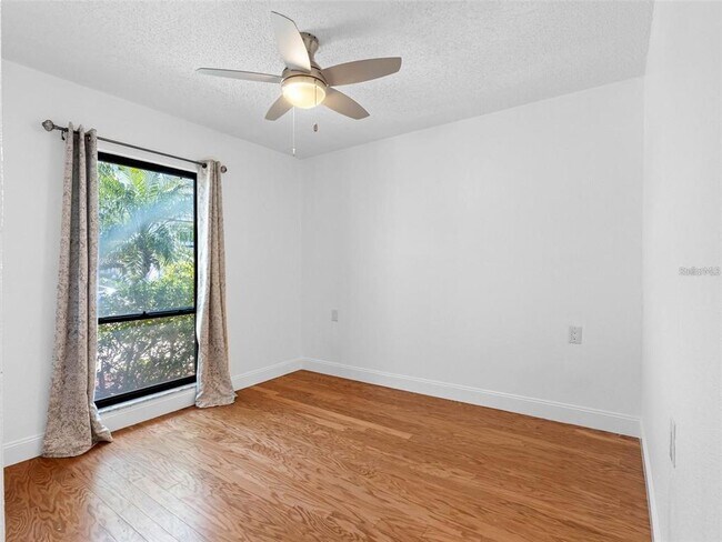 Building Photo - 562 Johns Pass Ave