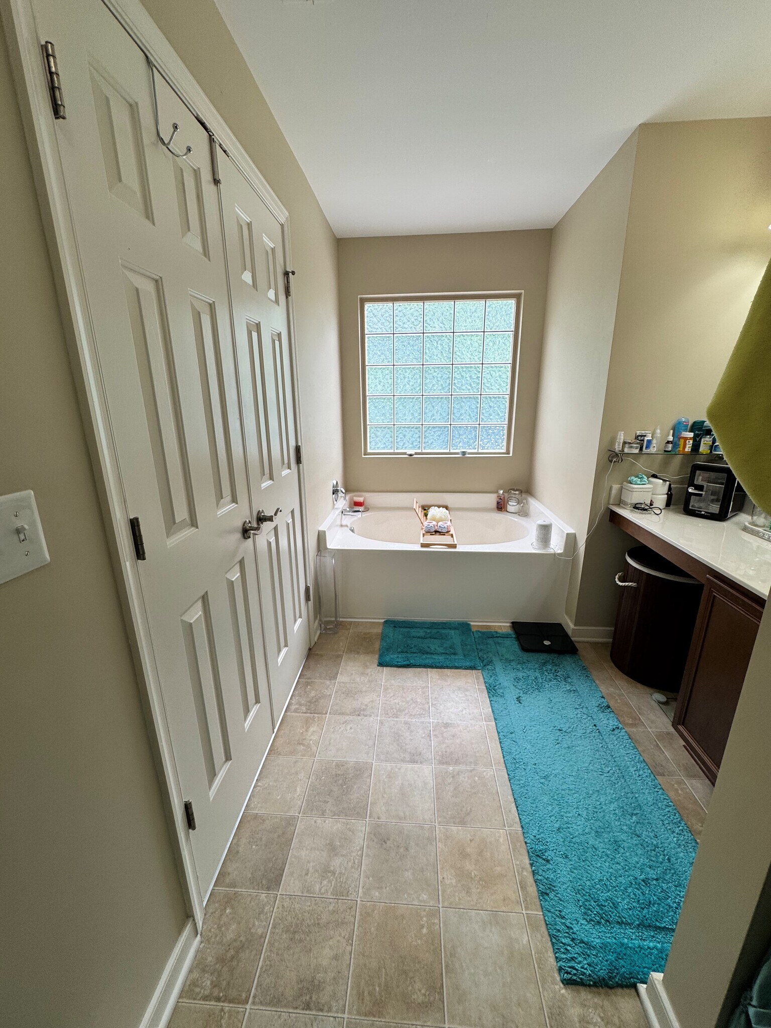 Building Photo - 180 Hemisphere Cir