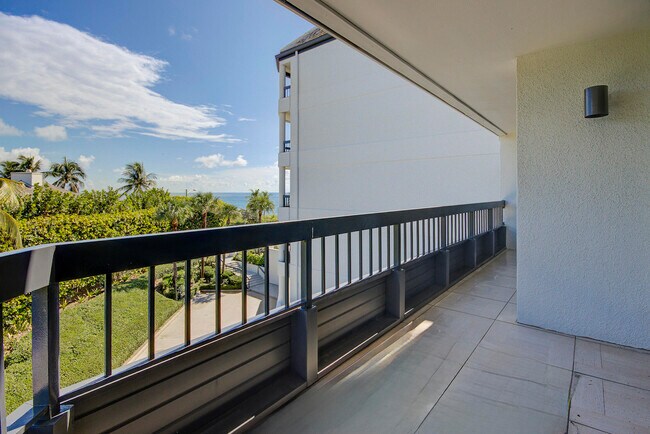 Building Photo - 120 S Ocean Blvd