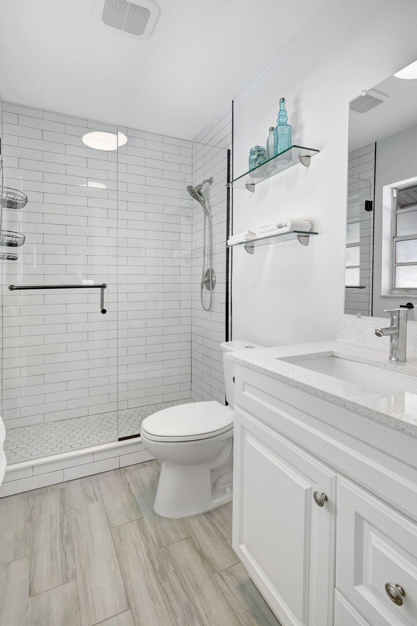 Building Photo - 2374 Poinciana Dr