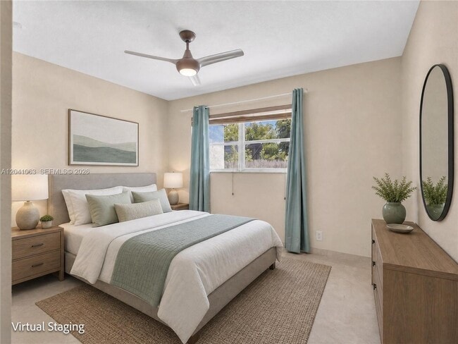 Building Photo - 16641 Royal Poinciana Dr