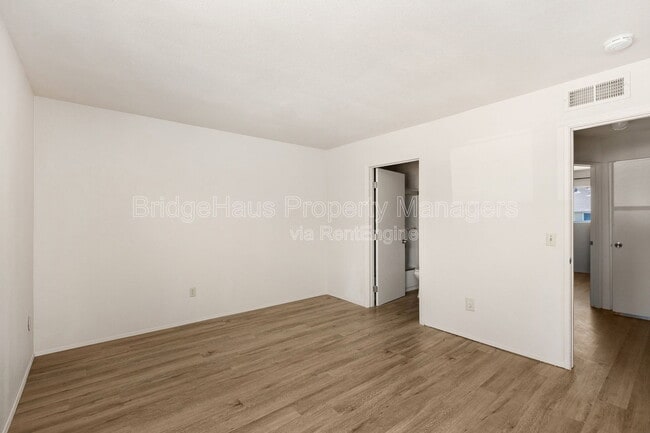 Building Photo - 7831 Rancho Fanita Dr