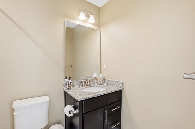 Building Photo - Stunning 3BR Townhome with Roof Deck in Reserves at Dakota Crossing!