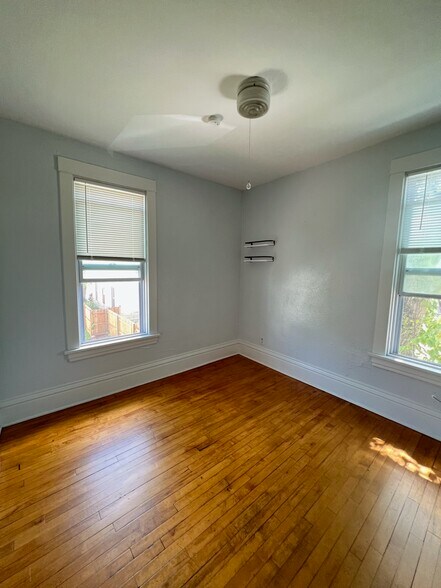 Building Photo - 1815 E 35th St