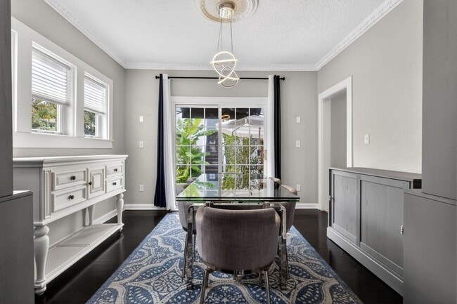 Building Photo - 412 El Prado