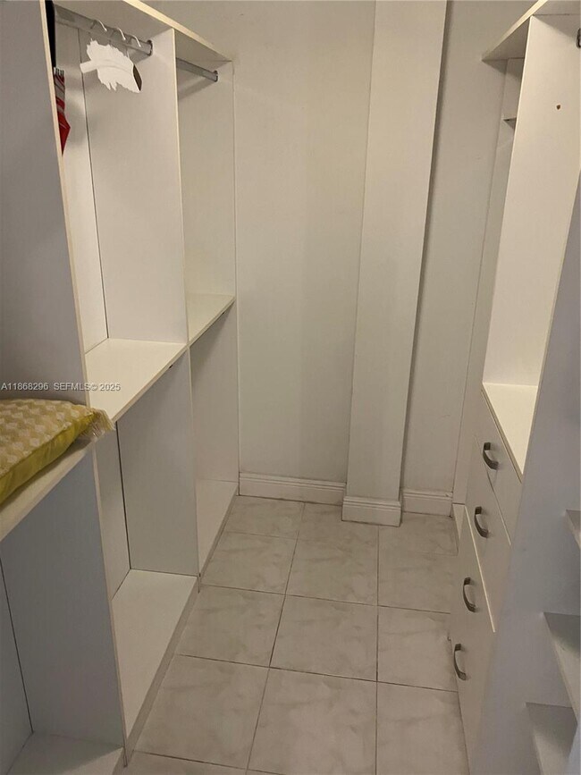 Building Photo - 3551 NE 169th St