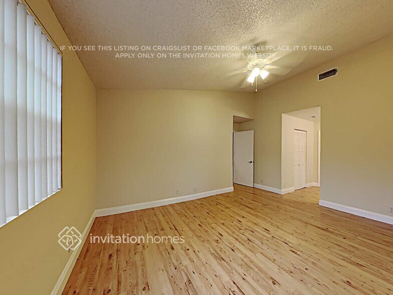Building Photo - 1305 Seagrape Cir