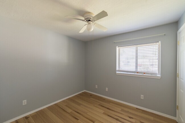 Building Photo - Casa Grande