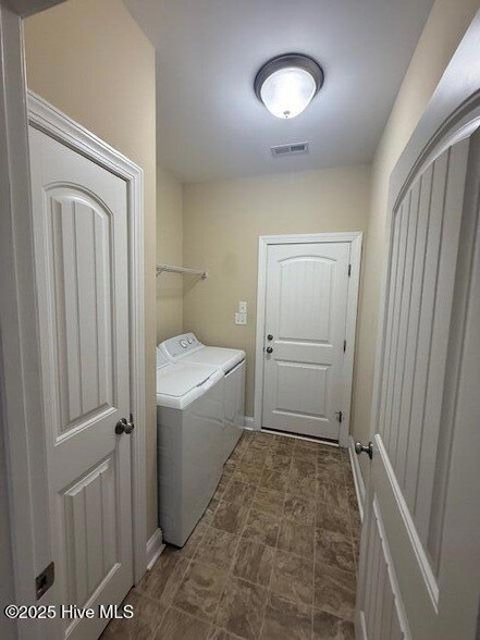 Building Photo - 107 Neptune Ct