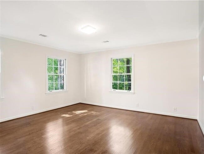 Building Photo - 755 River Gate Dr