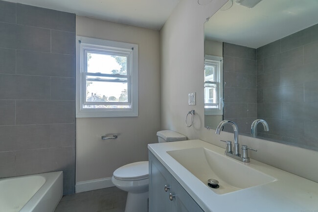 Building Photo - 37 Moulthrop St