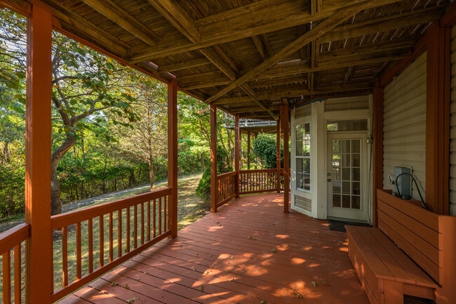 Building Photo - 13438 Burrough Farm Dr