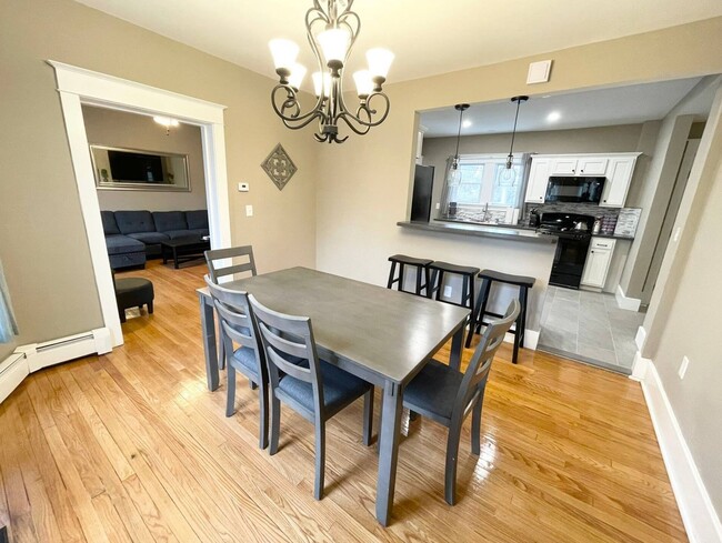 Building Photo - Fully Furnished Home in Scotia, Rent Today!