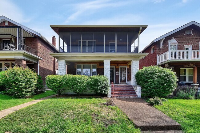 Building Photo - 4955 Tholozan Ave