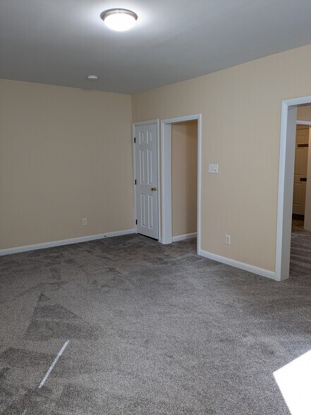 Building Photo - 535 Saint Joseph St