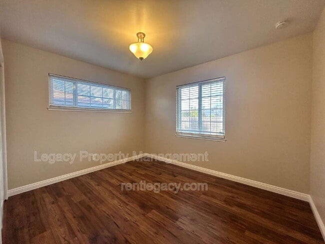 Building Photo - 7118 Watt Ave