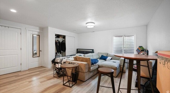 Building Photo - 448 S Pegasus Way