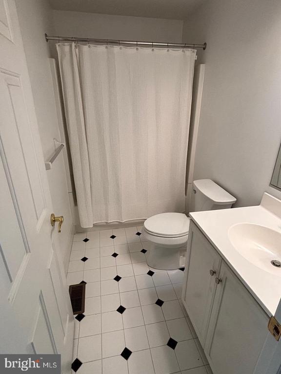 Building Photo - 571 Gramercy Ln