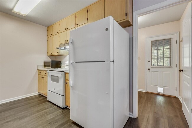 Building Photo - 1901 Gina Dr