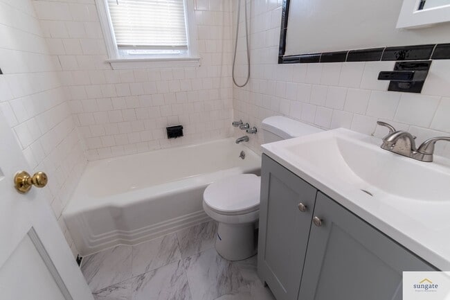 Building Photo - 5632 Pioneer Dr