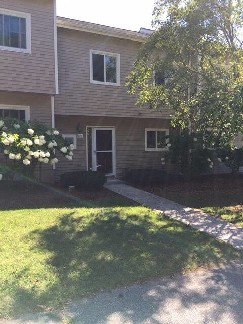 Building Photo - B11 Stonehedge Dr