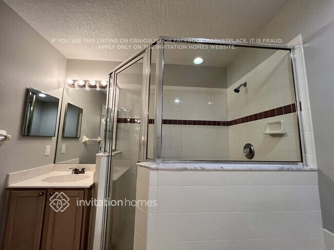 Building Photo - 5341 NW Aloha St