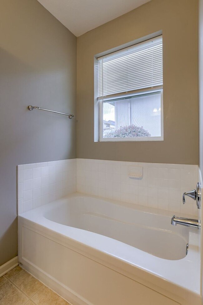 Building Photo - Spacious 4-Bedroom Near Lake Cunningham