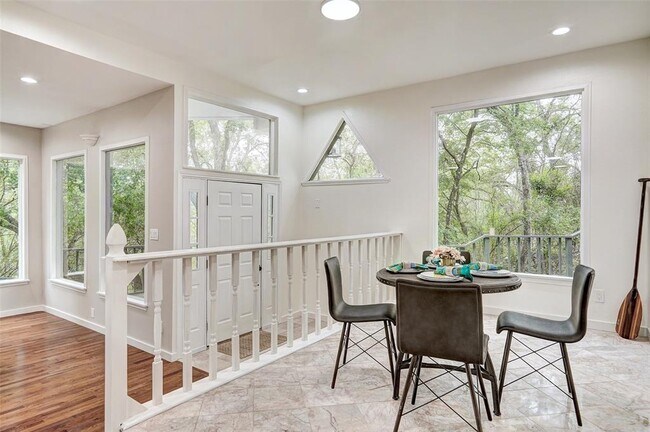 Building Photo - 8804 Mountain Ridge Dr
