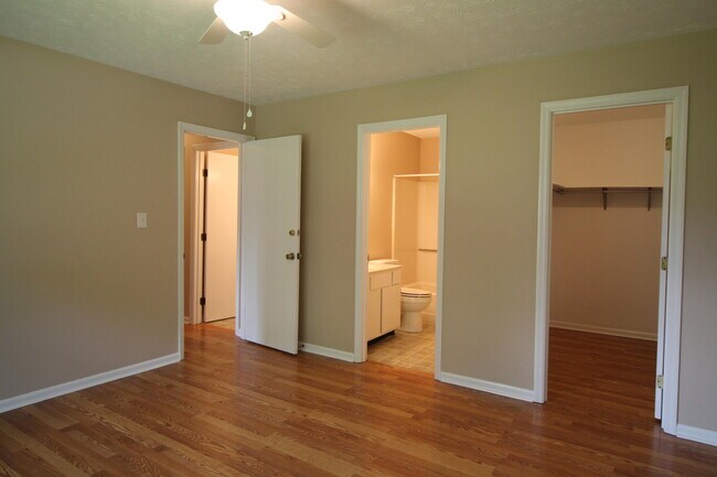 Building Photo - 316 Squires Rd
