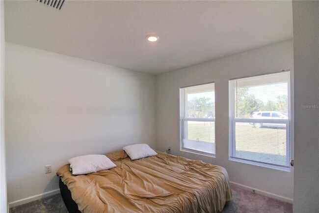 Building Photo - 10276 N Spaulding Dr