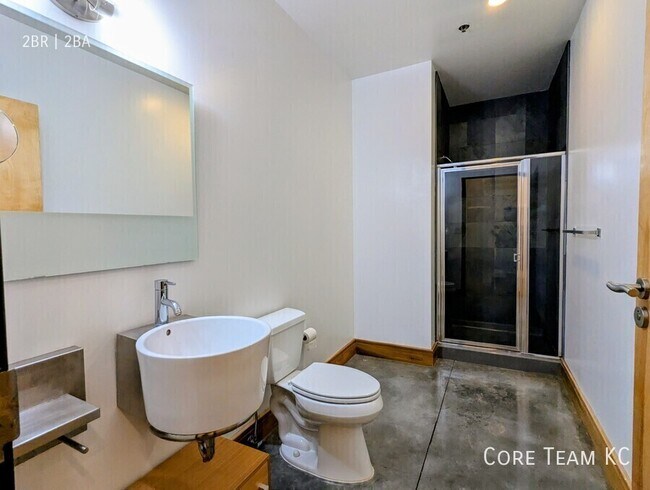 Building Photo - 382 W 22nd St