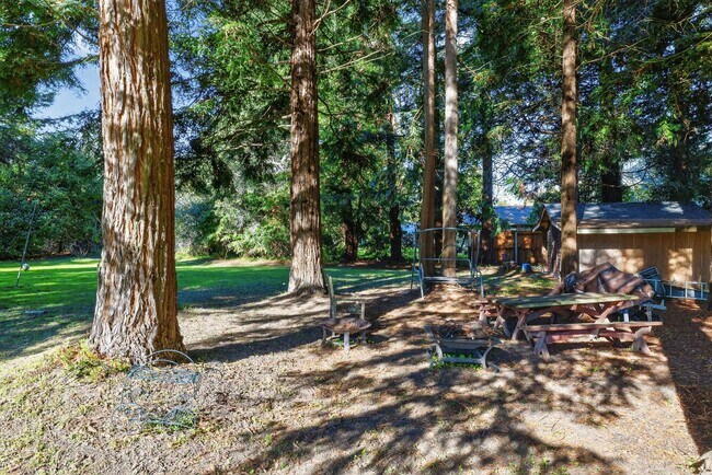 Building Photo - Charming 3-Bed / 2-Bath Retreat on Over an Acre in Sebastopol