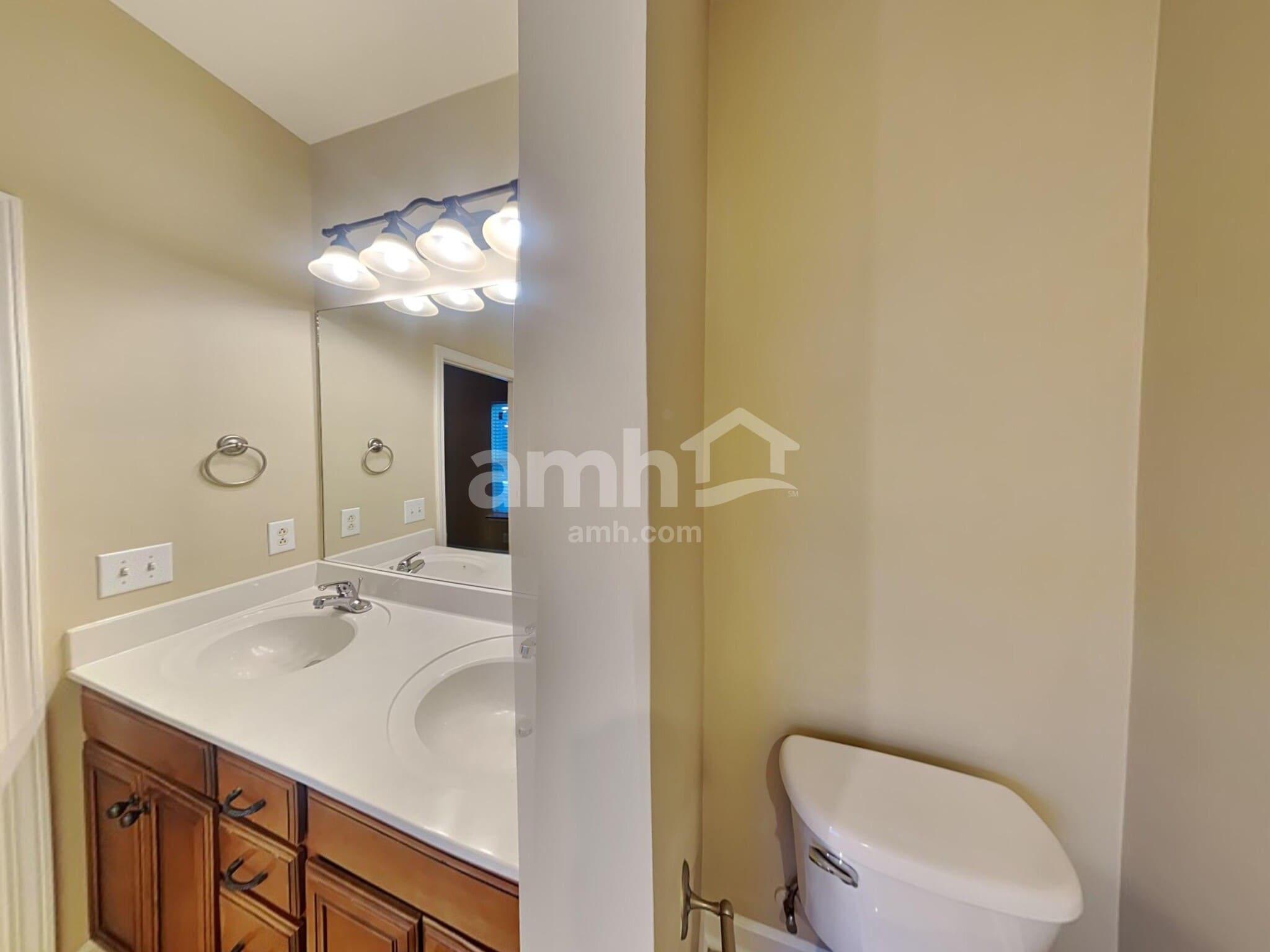 Building Photo - 3023 Holderwood Dr