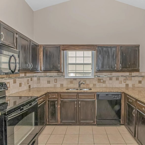 Building Photo - 961 Castlewood Dr