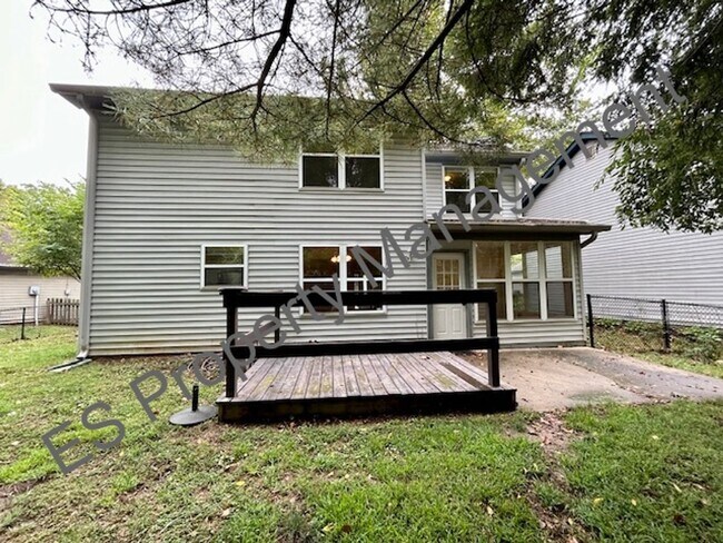 Building Photo - Wonderful 3 Bedroom 2.5 Bathroom Two Story...