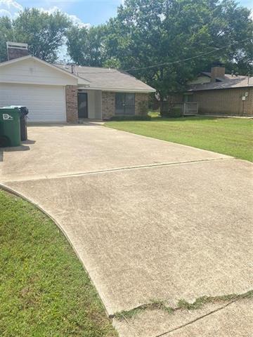 Building Photo - 2111 Wisteria St