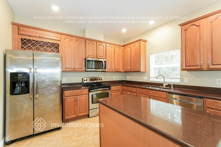 Building Photo - 11140 Creek Haven Dr
