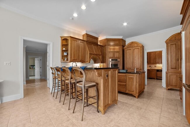 Building Photo - 450 Cox Rd