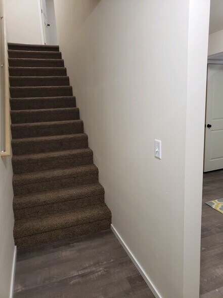 Stairs - 304 S Skipworth Rd