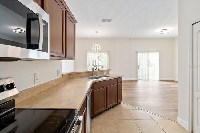 Building Photo - 6484 S Goldenrod Rd