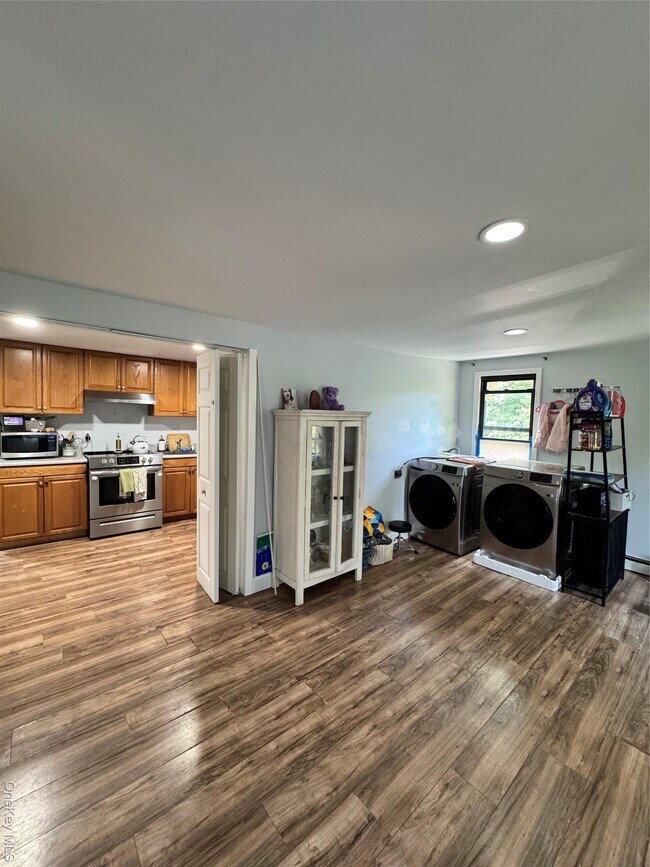 Building Photo - 213 NY-82