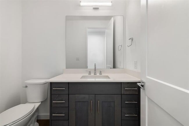 Building Photo - 705 Ariana Ct