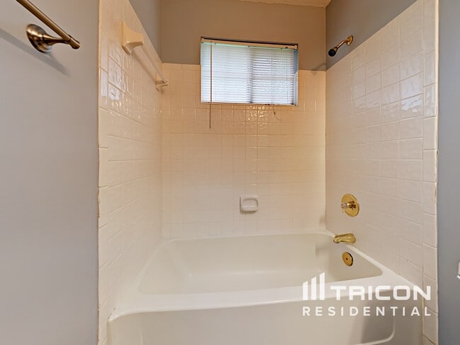 Building Photo - 301 Spivey Ridge Cir