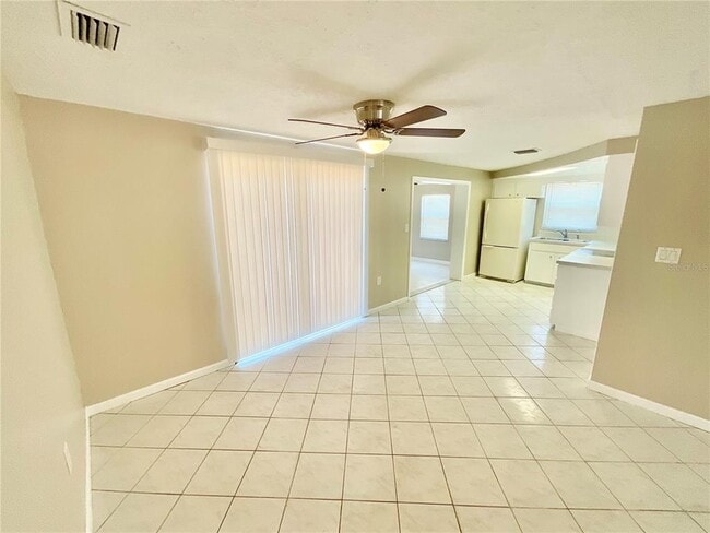 Building Photo - 3054 Primrose Dr
